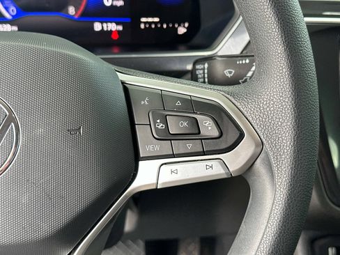 Used 2022 Volkswagen Tiguan S image 29