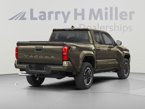 Used 2024 Toyota Tacoma TRD Sport AWD/4WD image 2