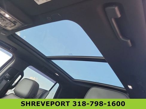 Used 2022 GMC Yukon Denali w/ Denali Ultimate Package AWD/4WD image 19