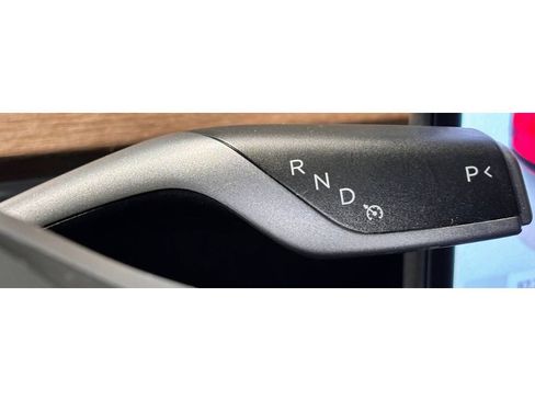 Used 2024 Tesla Model Y Long Range image 35