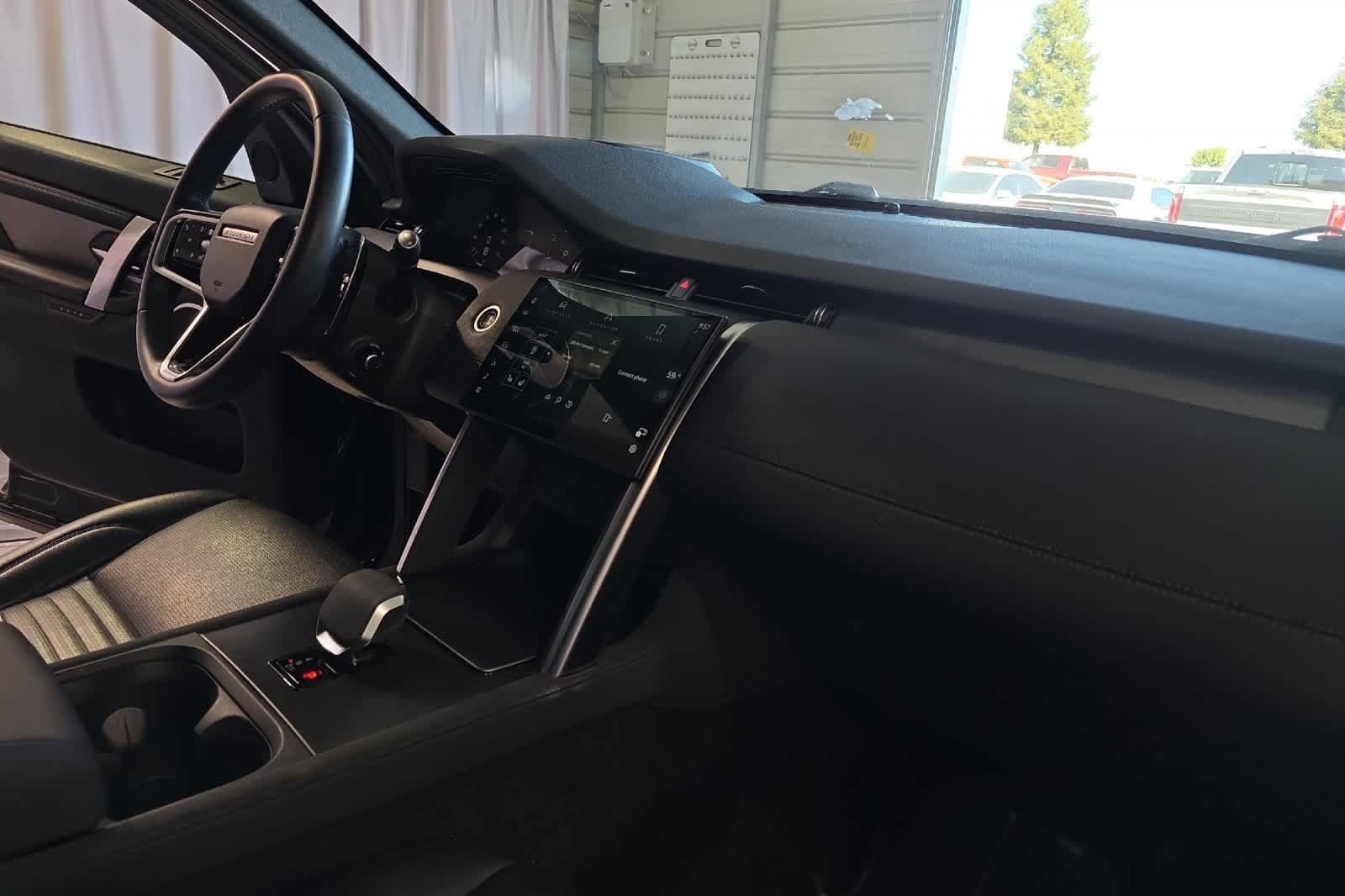 Used 2024 Land Rover Discovery Sport Dynamic SE AWD/4WD image 18