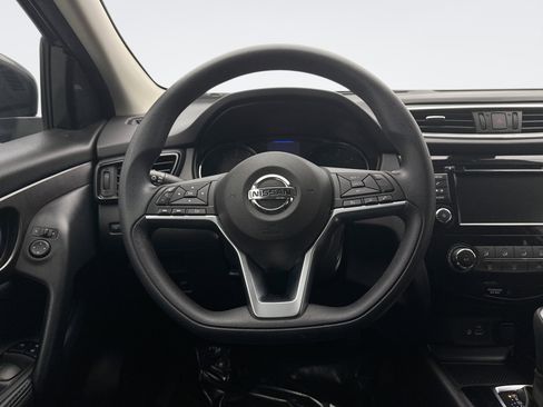 Used 2020 Nissan Rogue Sport S image 12