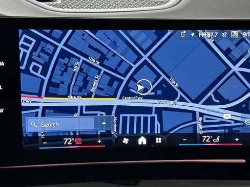 Used 2025 BMW X2 xDrive28i w/ Technology Package image 19