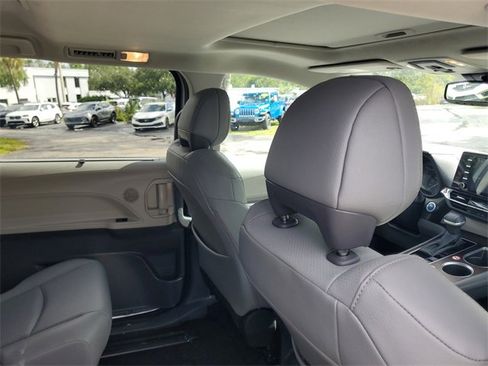 Used 2024 Toyota Sienna XLE image 30