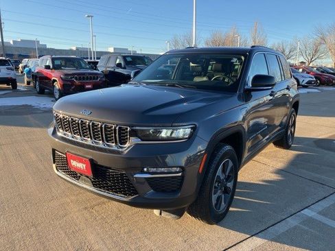 Used 2022 Jeep Grand Cherokee Limited 4xe image 3