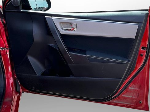Used 2015 Toyota Corolla LE FWD image 26