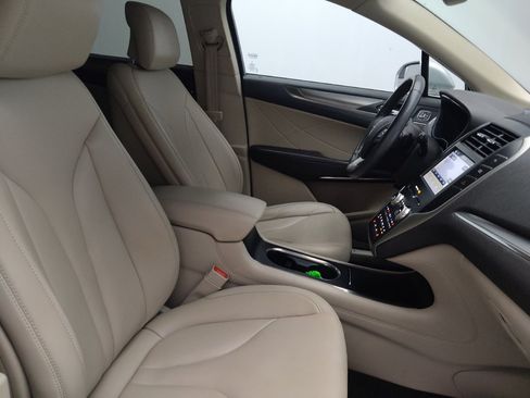 Used 2017 Lincoln MKC Premiere FWD image 21