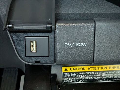 Used 2021 Toyota Camry XLE w/ Navigation Upgrade Package image 26