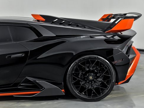 Used 2021 Lamborghini Huracan STO image 13