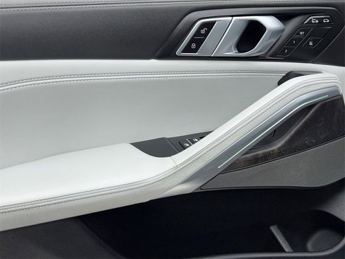 Used 2024 BMW X6 xDrive40i w/ Premium Package image 37