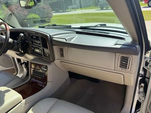 Used 2005 Cadillac Escalade ESV AWD image 21