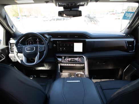 Used 2025 GMC Sierra 3500 Denali AWD/4WD image 13