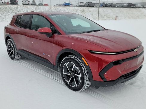 New 2026 Chevrolet Equinox EV LT image 16