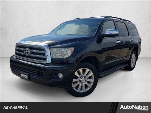 Used 2017 Toyota Sequoia Platinum RWD image 1