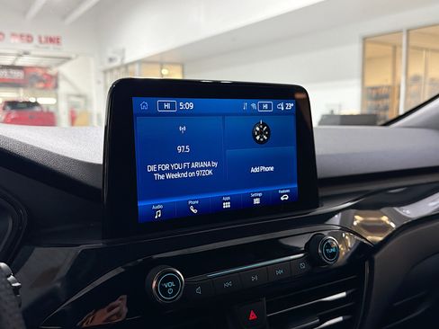 Used 2025 Ford Escape ST-Line image 10