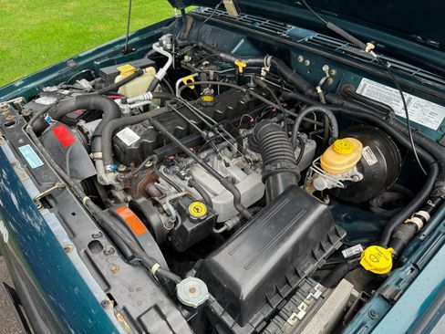 Used 1998 Jeep Cherokee Sport image 29