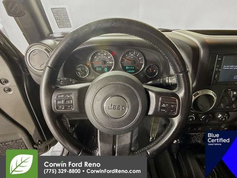 Used 2018 Jeep Wrangler Unlimited Sahara w/ Connectivity Group AWD/4WD image 14