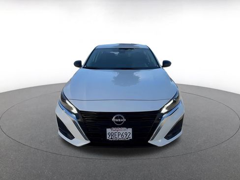 Used 2025 Nissan Altima 2.5 SV image 4