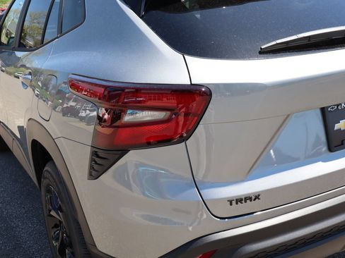 New 2026 Chevrolet Trax LT w/ Sunroof Package FWD image 28