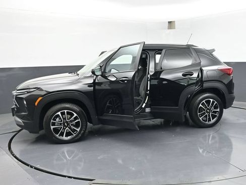 Used 2025 Chevrolet TrailBlazer LT AWD/4WD image 49
