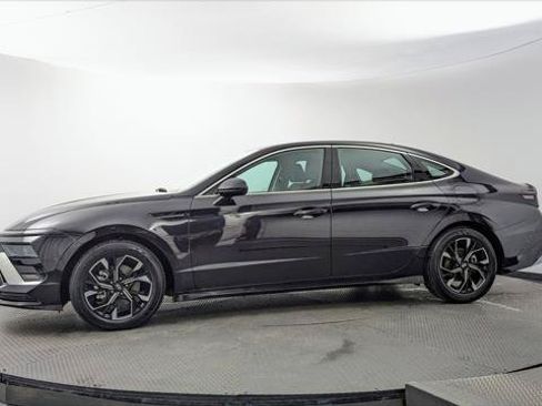 Used 2025 Hyundai Sonata SEL FWD image 3