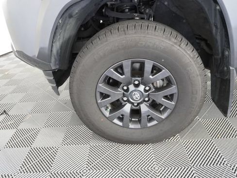 Used 2022 Toyota Tacoma SR5 RWD image 16