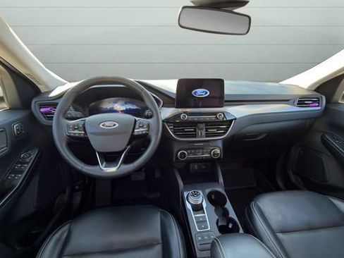 Used 2022 Ford Escape Titanium w/ Class II Trailer Tow Package image 10