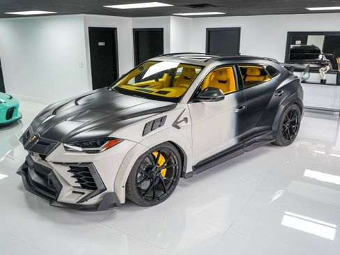 Used 2021 Lamborghini Urus AWD/4WD image 2