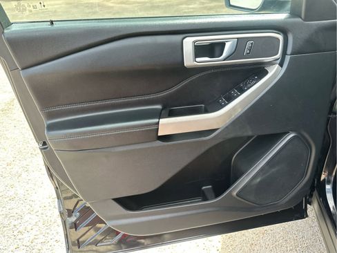 Used 2020 Ford Explorer XLT w/ Equipment Group 202A image 21