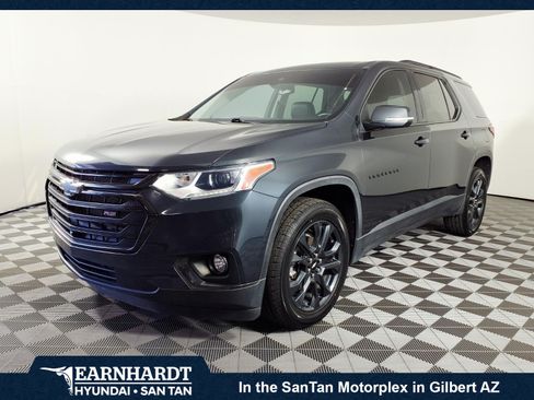 Used 2021 Chevrolet Traverse RS FWD image 1