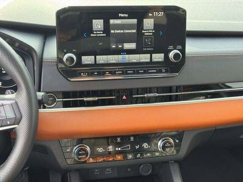 Used 2025 Mitsubishi Outlander SEL image 13