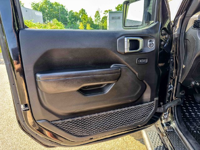 Used 2020 Jeep Gladiator Rubicon w/ LED Lighting Group AWD/4WD image 31