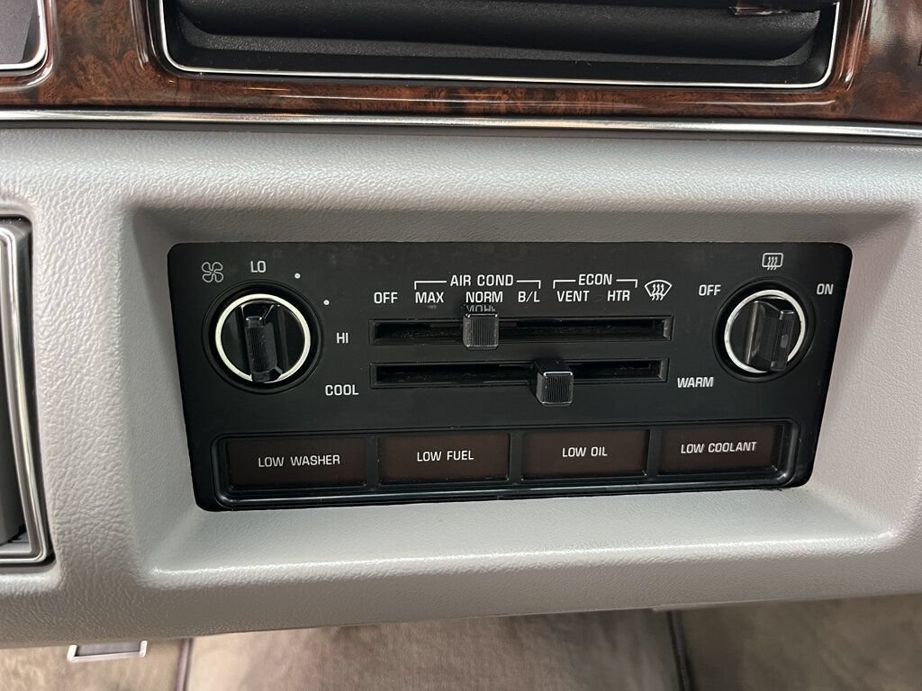 Used 1992 Buick Roadmaster Sedan RWD image 59