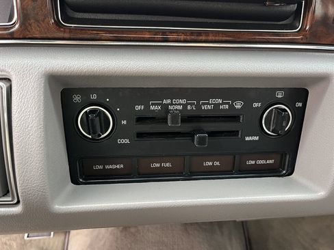Used 1992 Buick Roadmaster Sedan RWD image 59