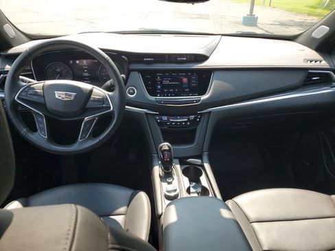 Used 2024 Cadillac XT5 Premium Luxury w/ Technology Package AWD/4WD image 9