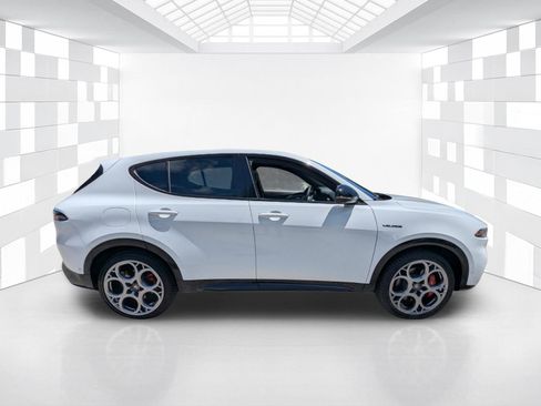 Used 2024 Alfa Romeo Tonale Veloce w/ Active Assist Package AWD/4WD image 8