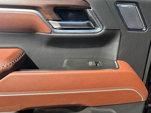 New 2025 GMC Sierra 1500 Denali Ultimate AWD/4WD image 17