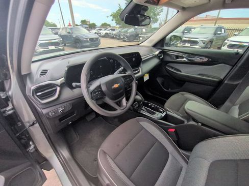 Used 2025 Chevrolet TrailBlazer LT AWD/4WD image 15