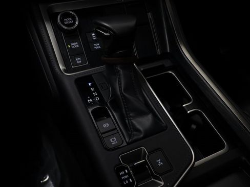 Used 2024 Lexus GX 550 w/ Accessory Package (Z1) image 12