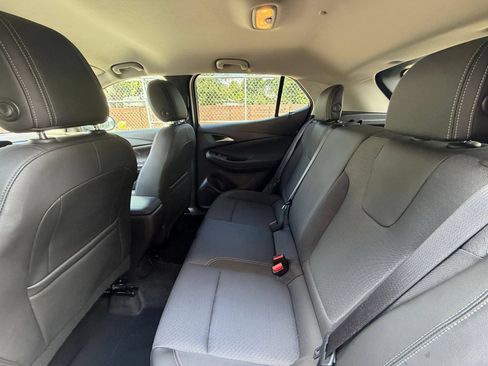 Used 2025 Buick Encore GX Preferred AWD/4WD image 24