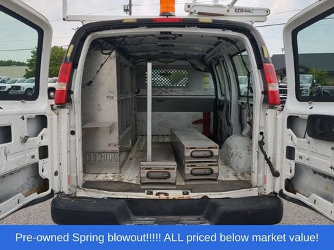 Used 2016 Chevrolet Express 2500 RWD image 32