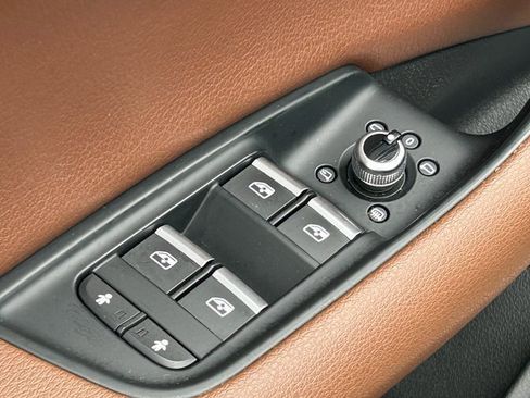 Used 2019 Audi Q7 3.0T Premium Plus w/ Premium Plus Package image 26