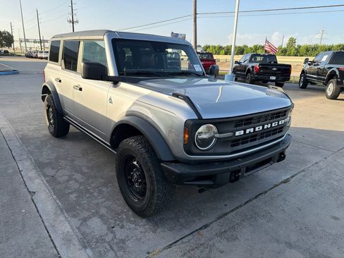 Used 2021 Ford Bronco Black Diamond AWD/4WD image 4