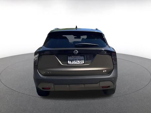 Used 2026 Nissan Kicks SR FWD image 12