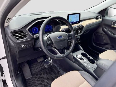 Used 2022 Ford Escape Titanium w/ Titanium Elite Package AWD/4WD image 9
