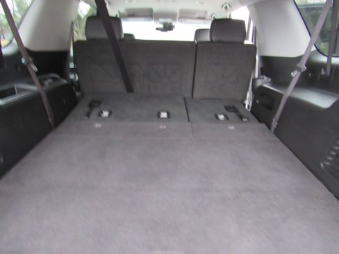 Used 2017 Chevrolet Suburban LT image 45