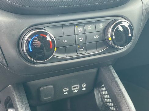 Used 2023 Chevrolet TrailBlazer LS FWD image 17