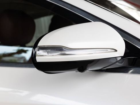 Used 2018 Mercedes-Benz S 560 4MATIC Sedan image 12