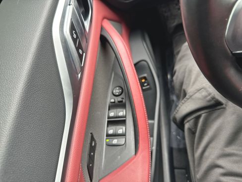 Used 2023 BMW i4 eDrive40 w/ M Sport Package image 9