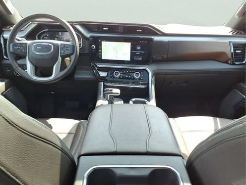 Used 2024 GMC Sierra 1500 Denali w/ Denali Reserve Package AWD/4WD image 11